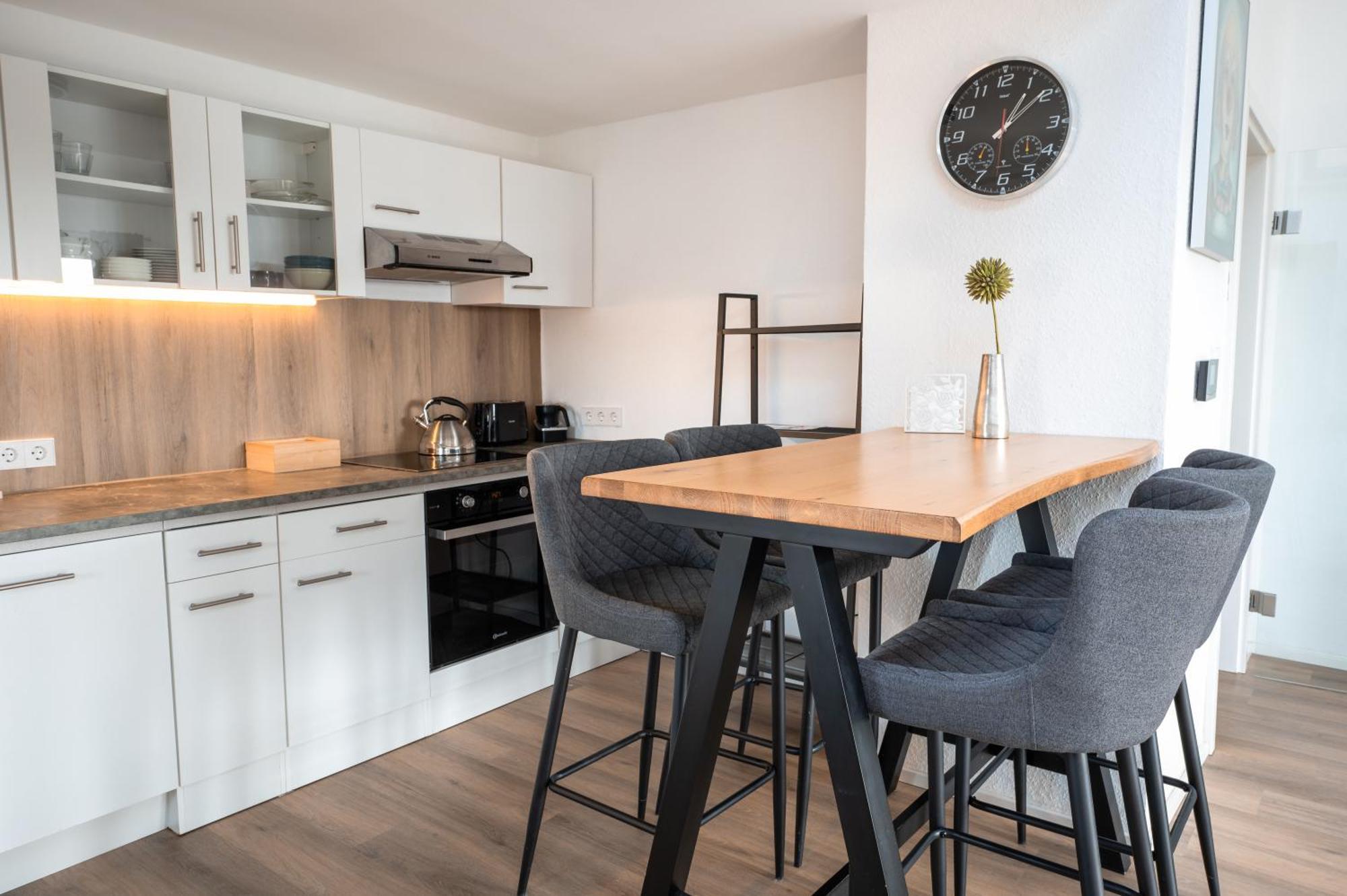 Eich-Penthouse, Zentral Am Stadtwald Mit Ausblick Ueber Die Stadt, 24H Self Check-In, Netflix, Disneyplus Hannover Luaran gambar