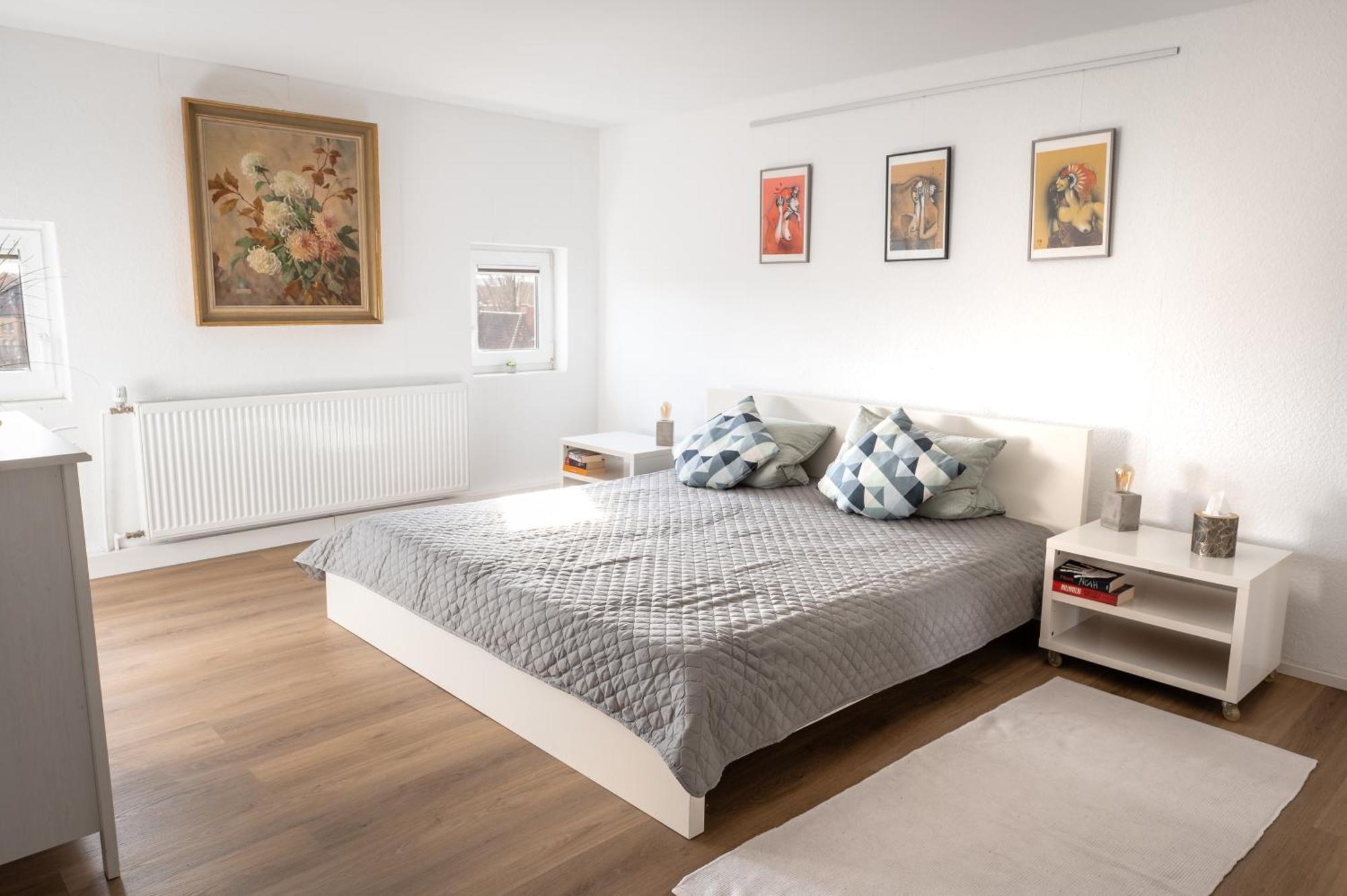 Eich-Penthouse, Zentral Am Stadtwald Mit Ausblick Ueber Die Stadt, 24H Self Check-In, Netflix, Disneyplus Hannover Luaran gambar